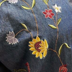 Very Pretty Fall Floral Embroidered Blue Denim Roll Tab Sleeve Blouse Size 2X